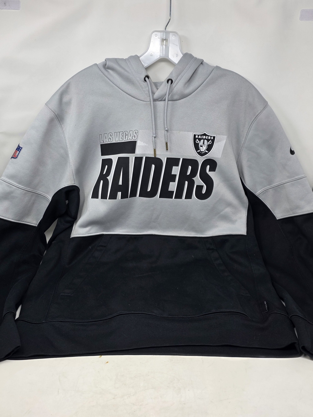 NIKE LAS VEGAS RAIDERS SIDELINE HOODIE ON FIELD DRI-FIT MEN'S MEDIUM GRAY BLACK